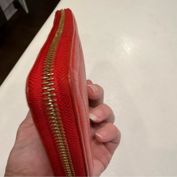 Tory Burch Women’s Amanda Zip Around Long Wallet Red Leather Gold Logo - Picture 9 of 11